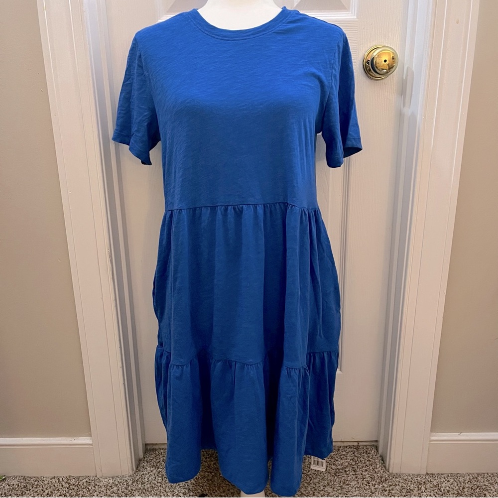 GAP Short Sleeve Crew Neck Tiered Dress With Pockets Size Small NWT Blue